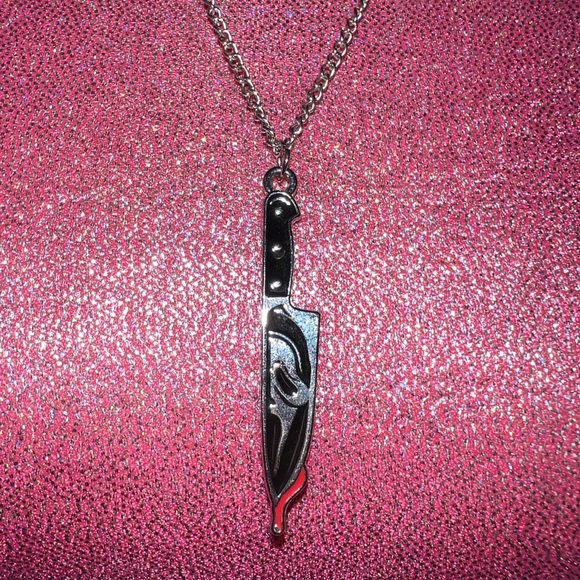 Hot Topic Jewelry - hot topic silver scream mask bloody knife necklace